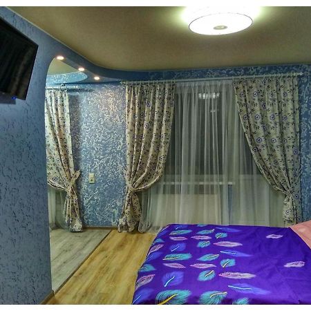 2Х Кімнатна Квартира На Вулиці Лесі Українки Uzyn Bagian luar foto